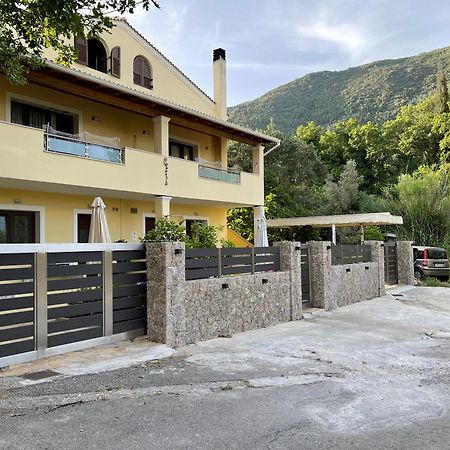 Natashas Apartments Ípszosz Kültér fotó